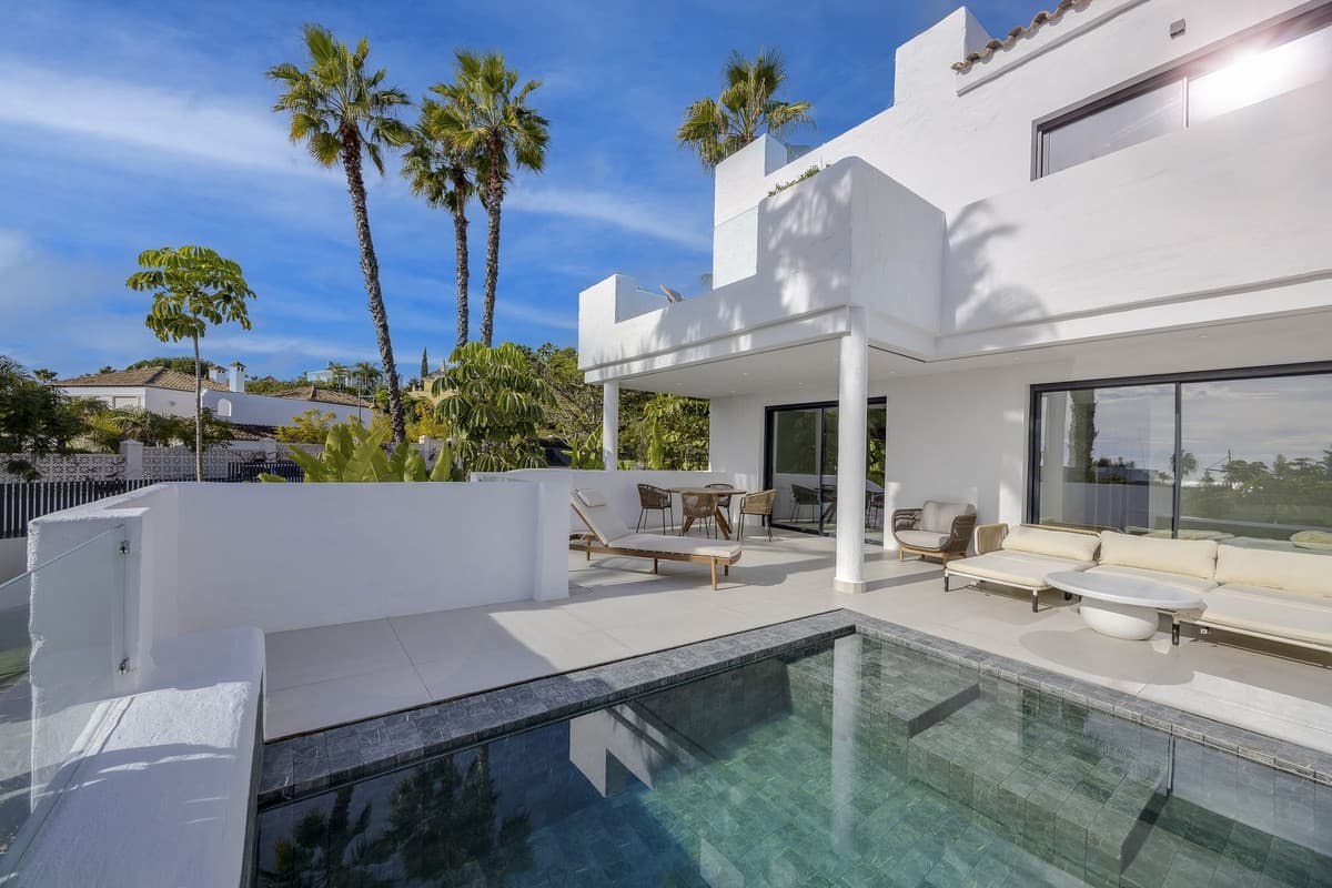 Duplex in El Paraiso — photo 1 of 10