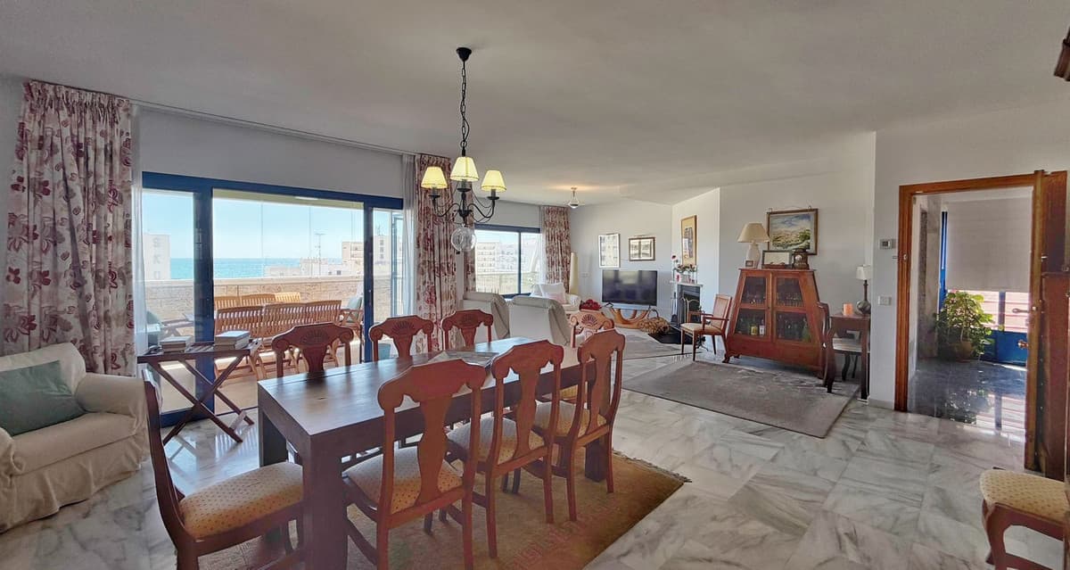 Middle Floor Apartment in Marbella — photo 5 of 10