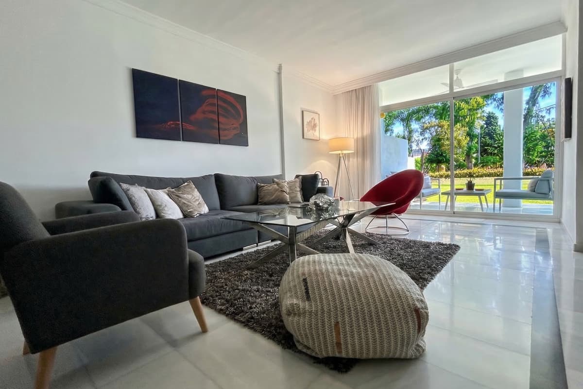 Middle Floor Apartment in Puerto Banús — photo 1 of 10