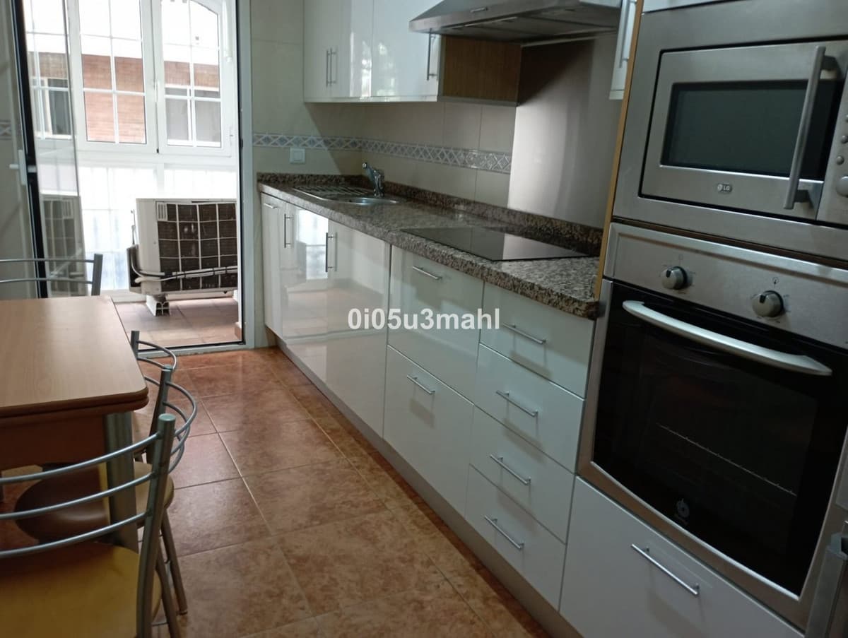 Middle Floor Apartment in La Trinidad — photo 3 of 10