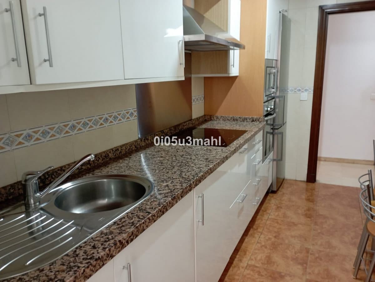 Middle Floor Apartment in La Trinidad — photo 4 of 10