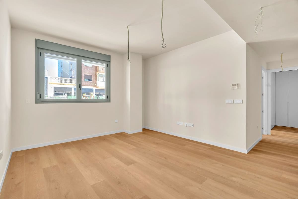 Ground Floor Apartment in Málaga — photo 6 of 10