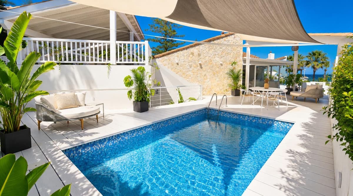 Detached Villa in Estepona — photo 1 of 10