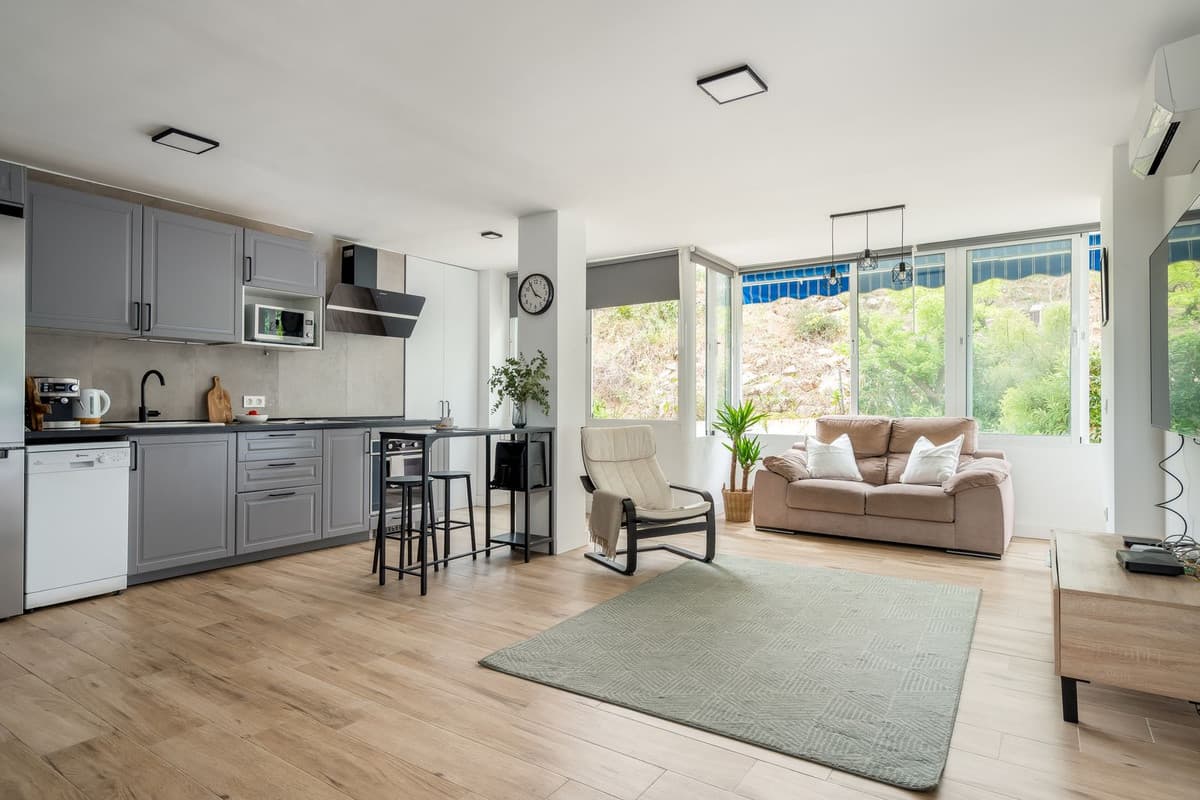 Middle Floor Apartment in Benalmadena — photo 1 of 10