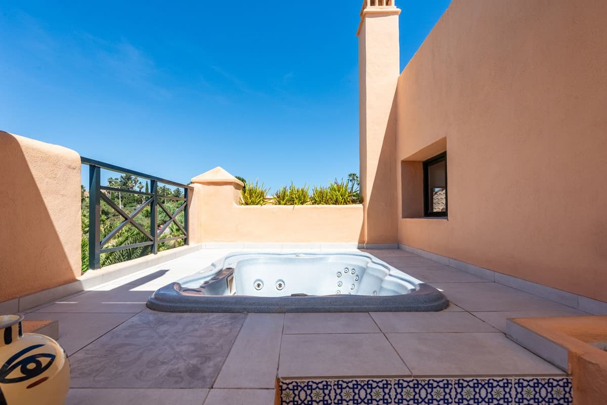 Penthouse Duplex in Atalaya — photo 9 of 10