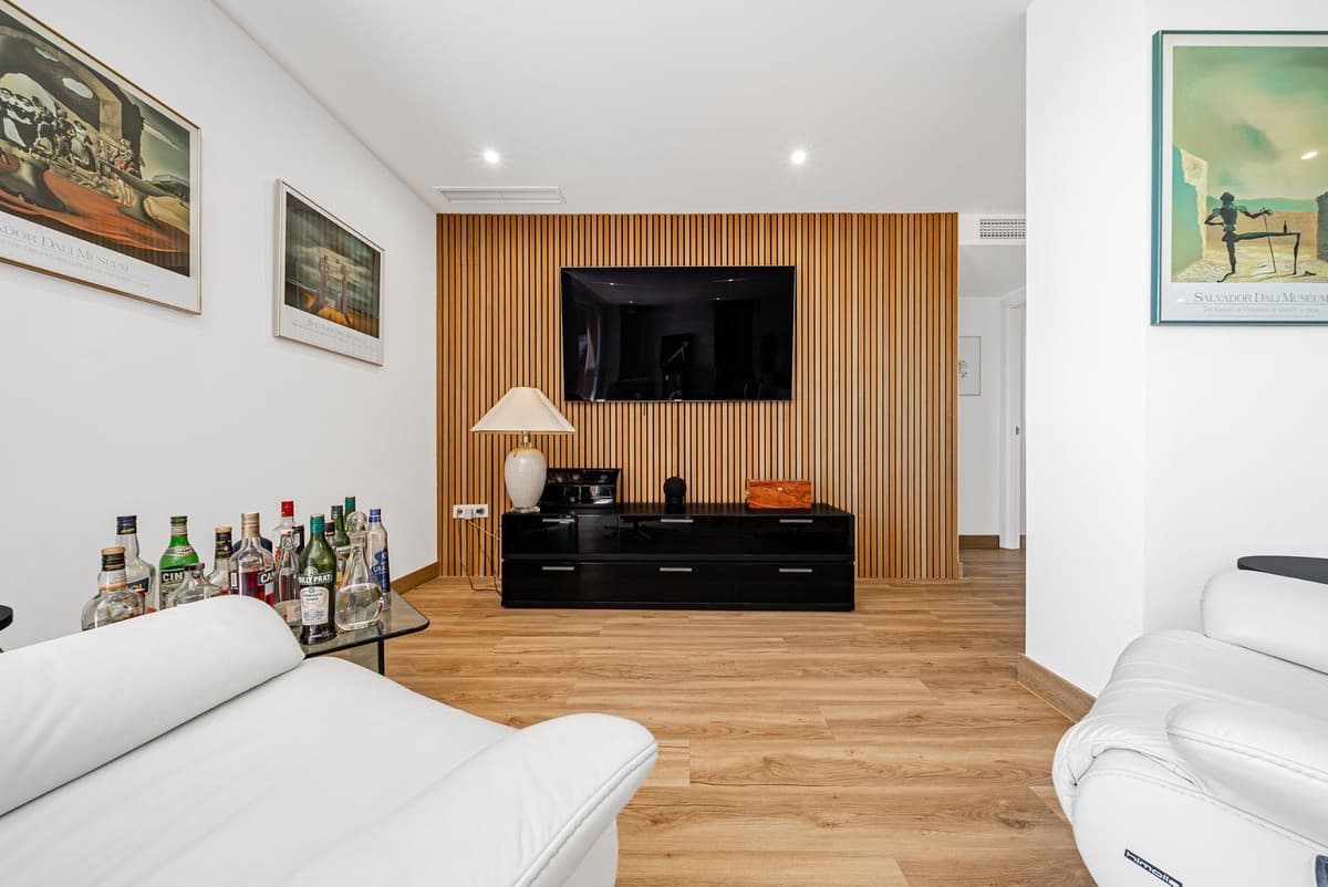 Middle Floor Apartment in Elviria — photo 6 of 10