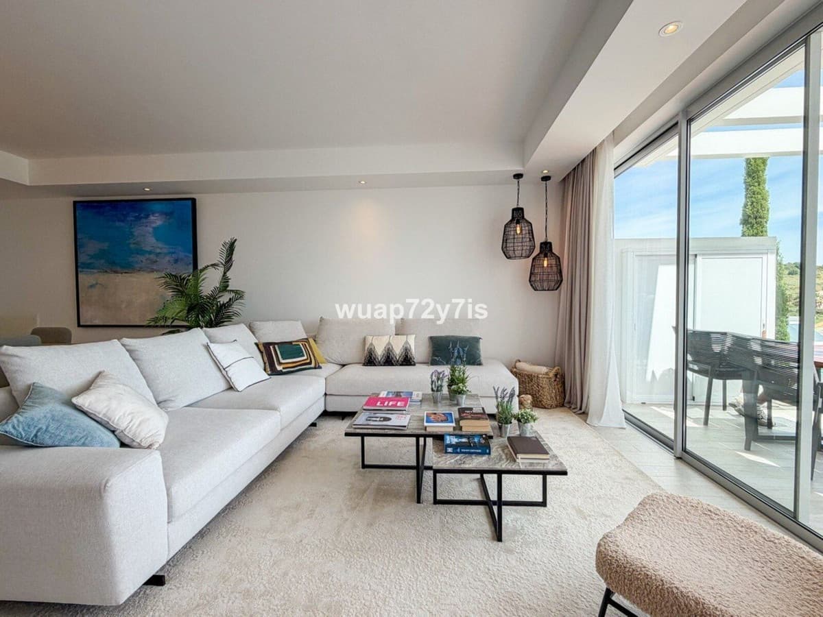 Top Floor Apartment in Casares — photo 9 of 10