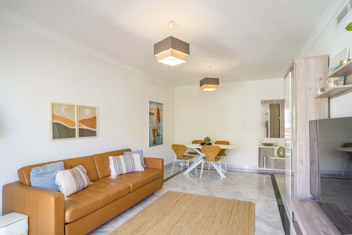 Middle Floor Apartment in Marbella — photo 4 of 10