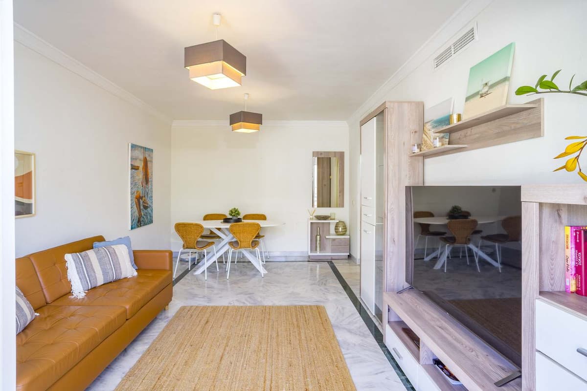 Middle Floor Apartment in Marbella — photo 5 of 10