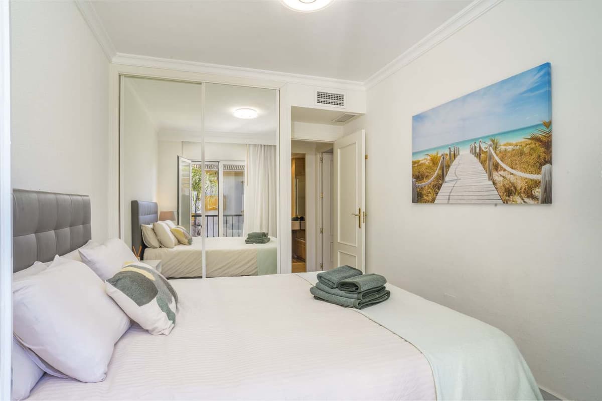 Middle Floor Apartment in Marbella — photo 10 of 10