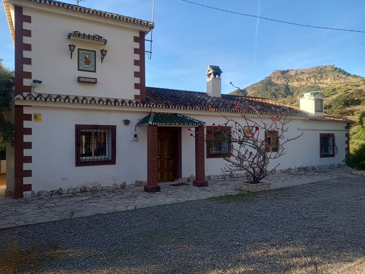 Detached Villa in Alora — photo 2 of 10
