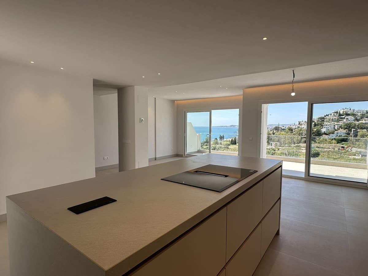 Townhouse in Torrequebrada — photo 8 of 10