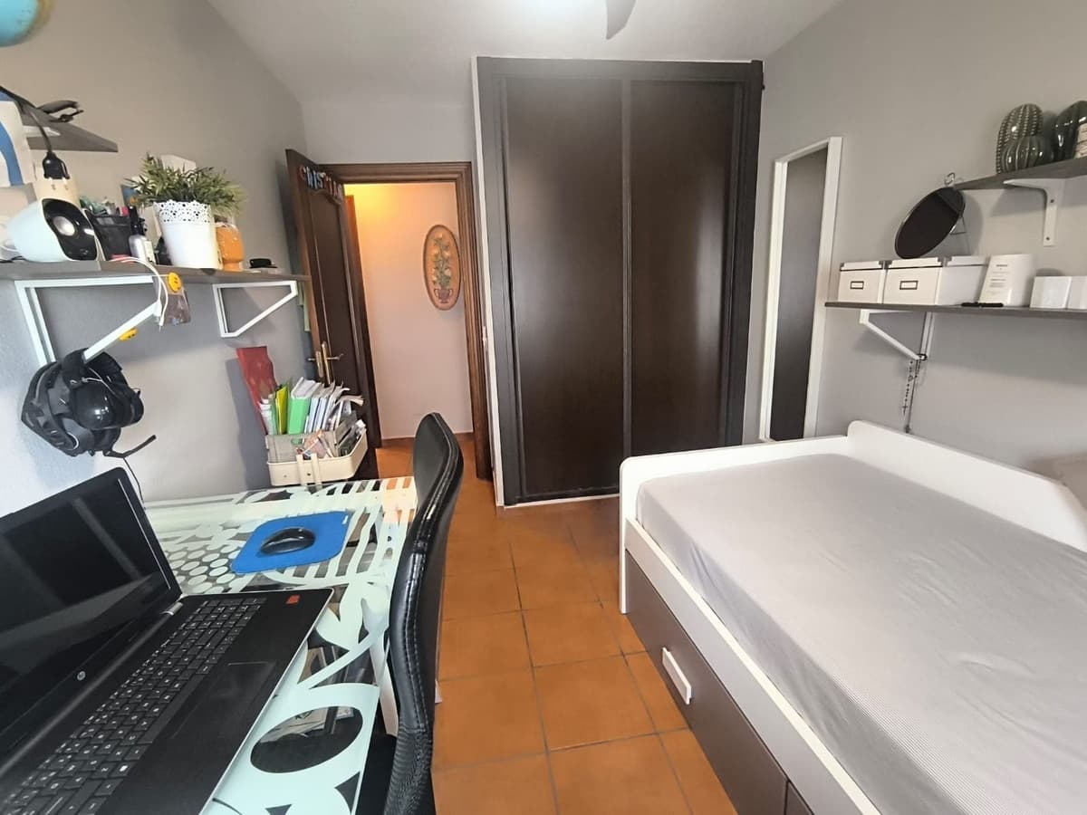 Middle Floor Apartment in Fuengirola — photo 8 of 10