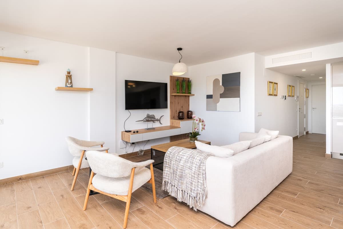 Middle Floor Apartment in Estepona — photo 6 of 10