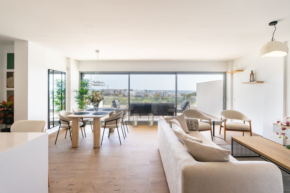 Middle Floor Apartment in Estepona — photo 7 of 10