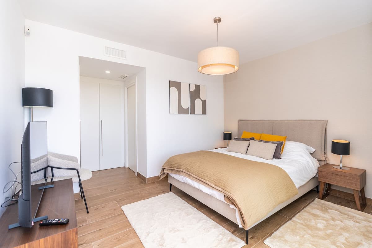 Middle Floor Apartment in Estepona — photo 9 of 10