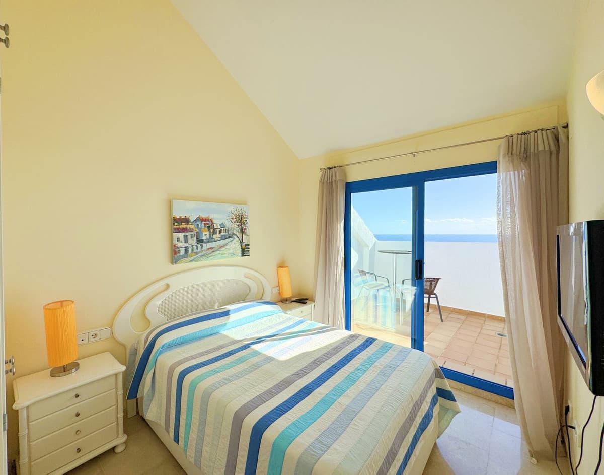 Penthouse in La Duquesa — photo 3 of 10