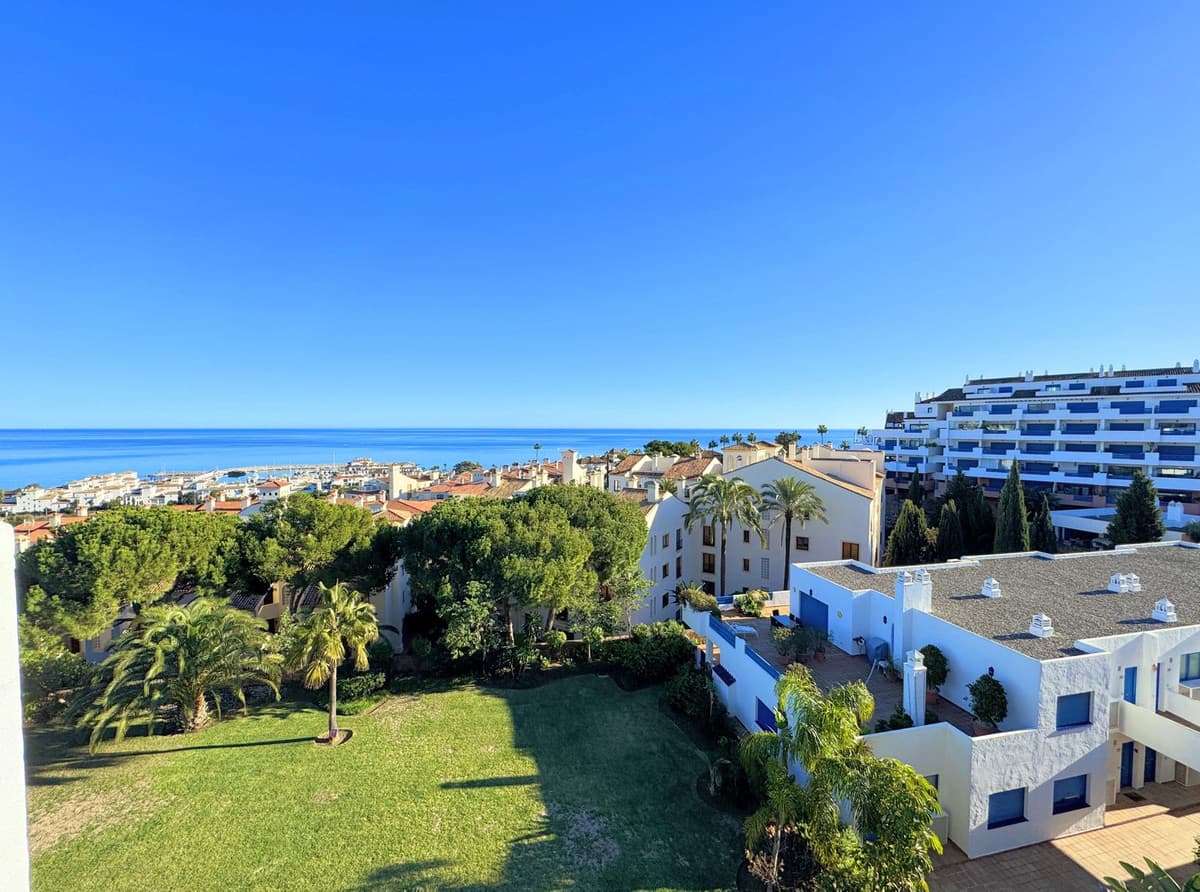 Penthouse in La Duquesa — photo 4 of 10