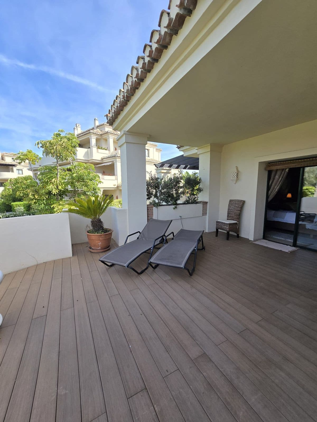 Middle Floor Apartment in Benahavís — photo 6 of 10