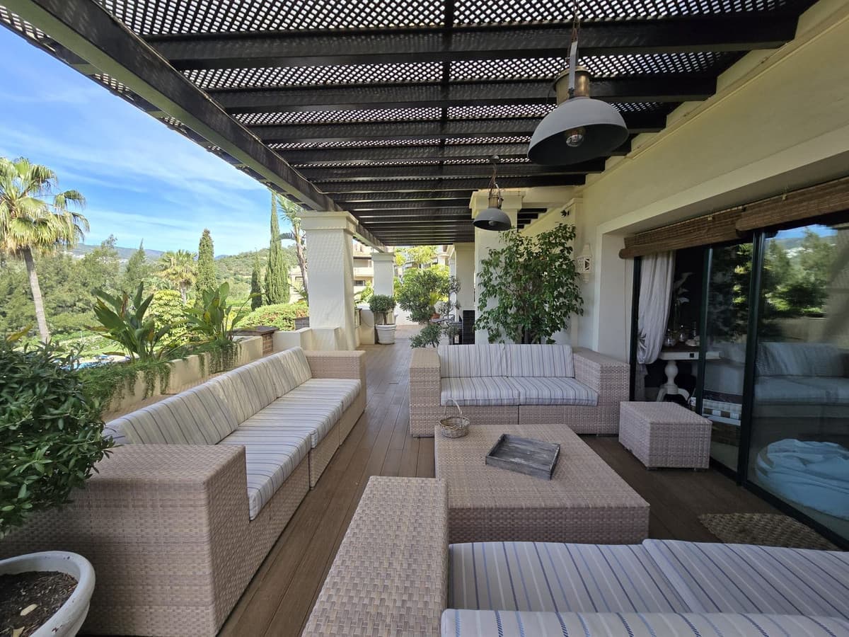 Middle Floor Apartment in Benahavís — photo 10 of 10