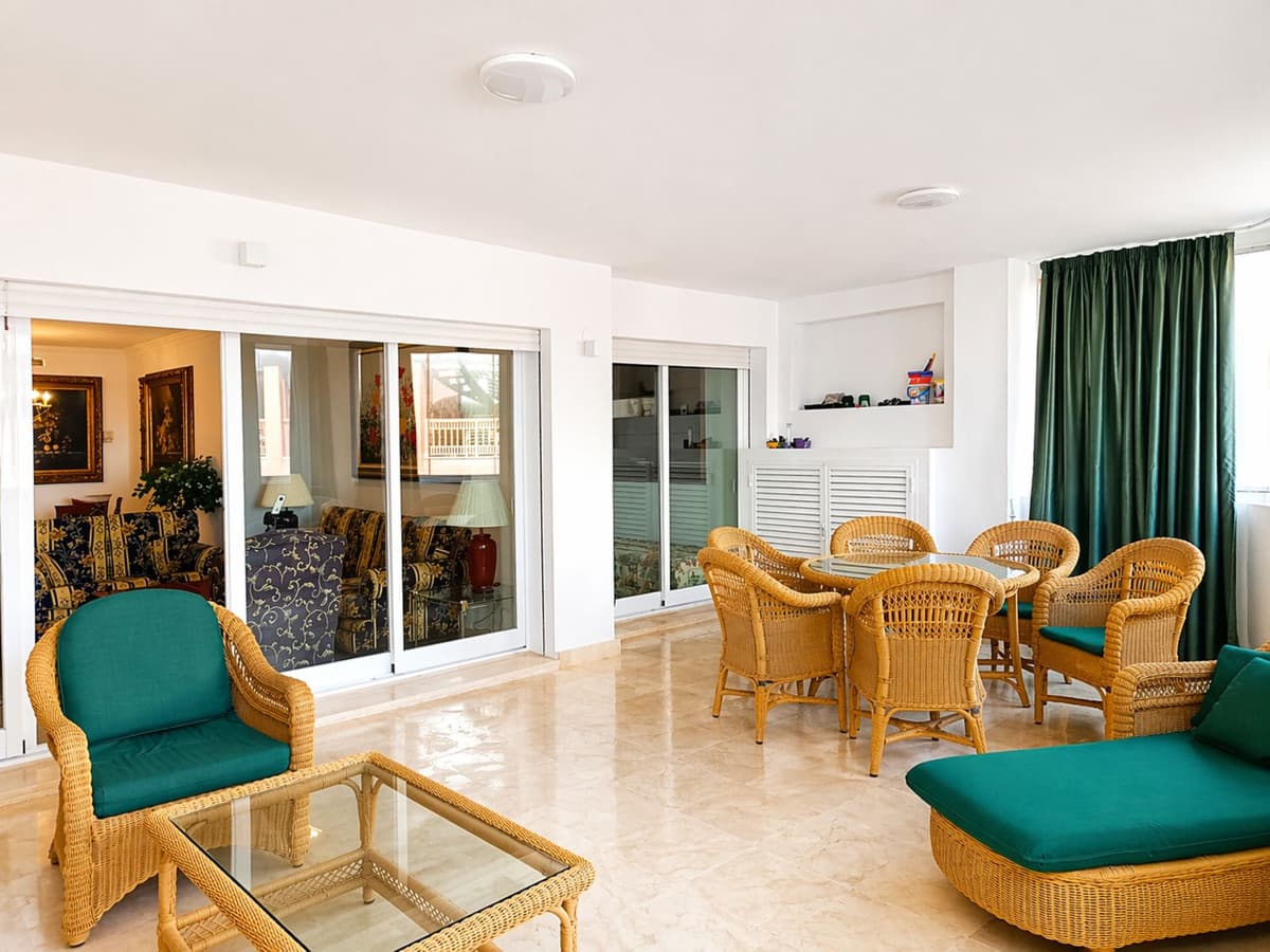 Middle Floor Apartment in Marbella — photo 2 of 10
