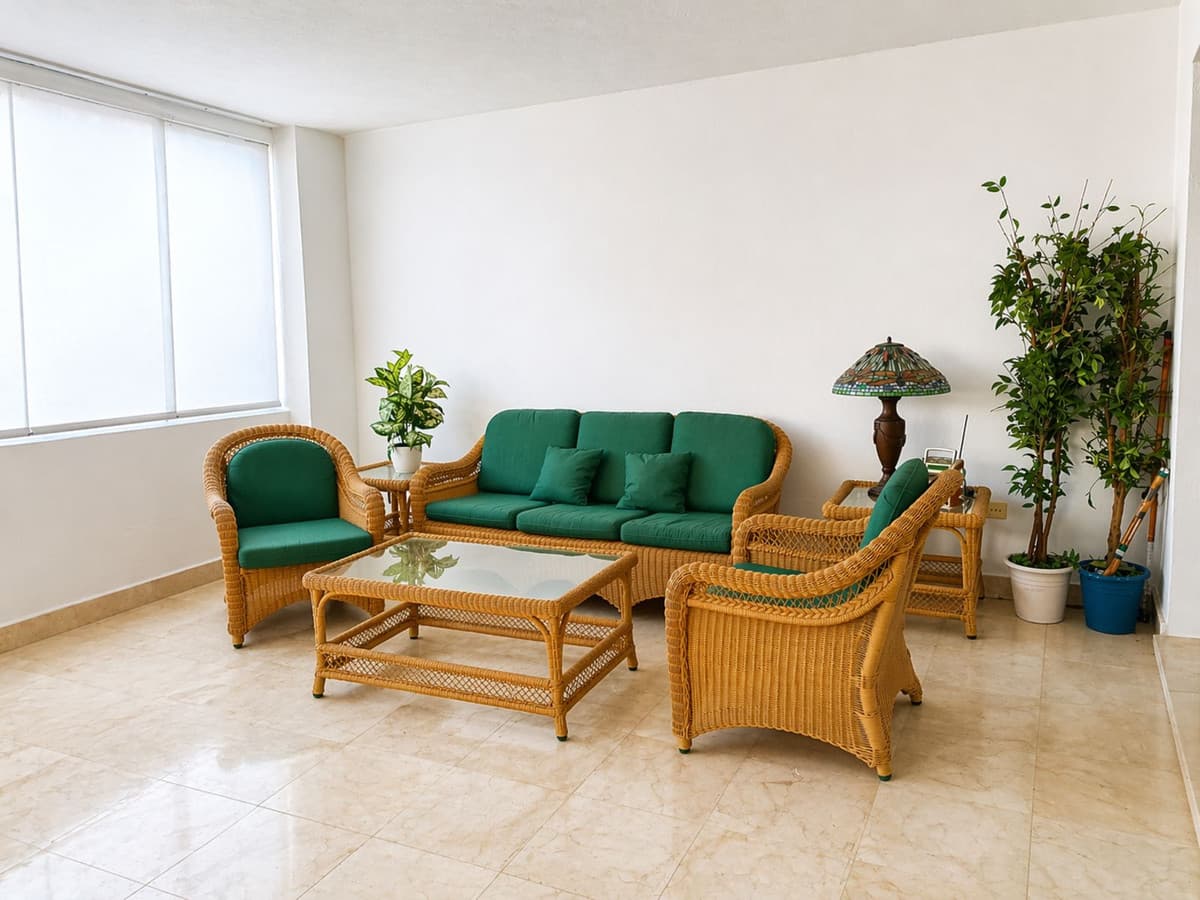 Middle Floor Apartment in Marbella — photo 9 of 10
