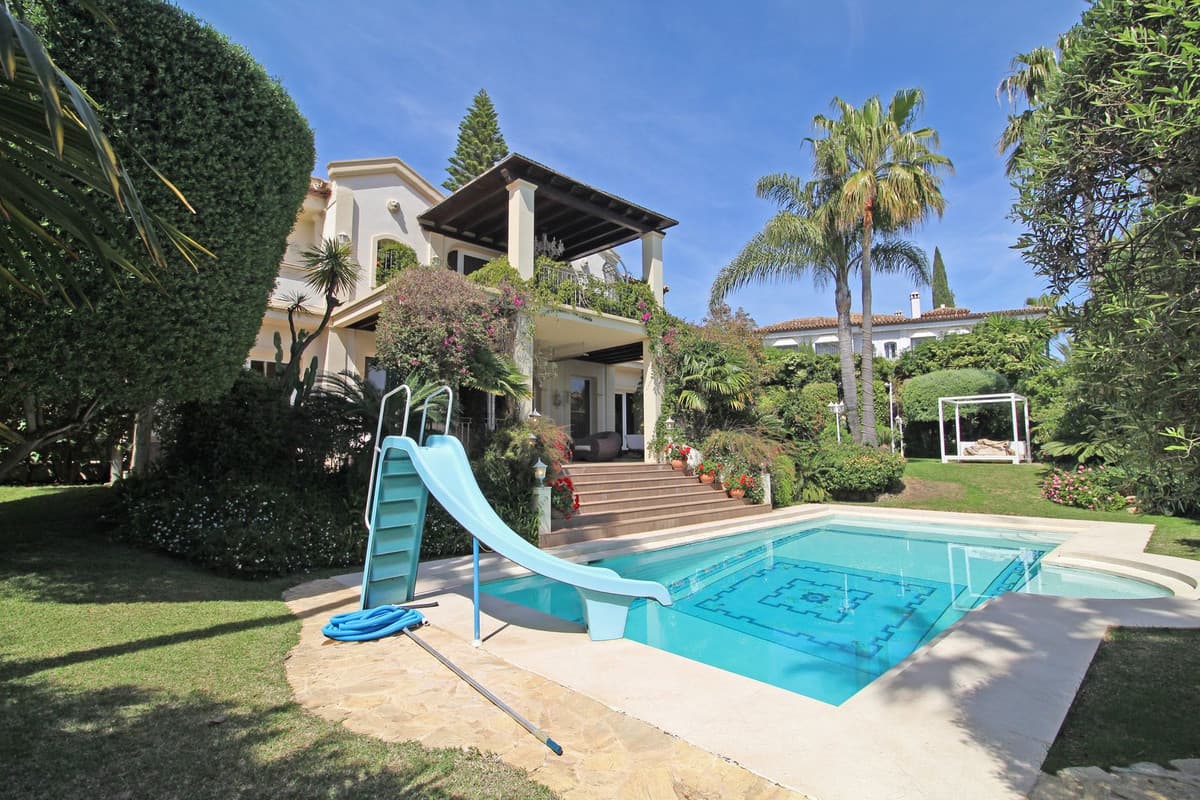 Detached Villa in Bahía de Marbella — photo 4 of 10