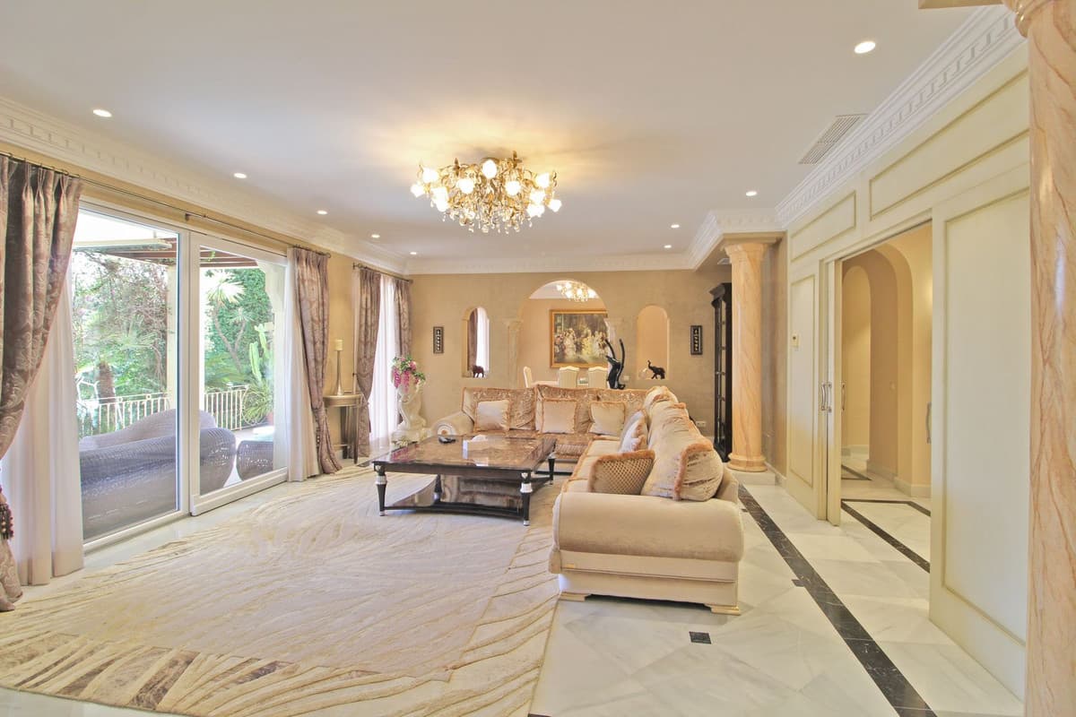 Detached Villa in Bahía de Marbella — photo 5 of 10