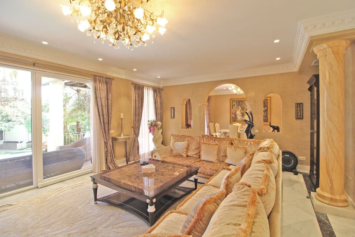 Detached Villa in Bahía de Marbella — photo 6 of 10