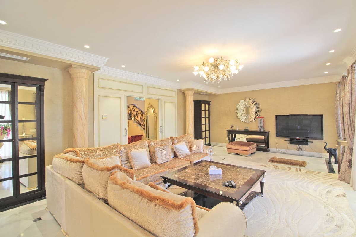 Detached Villa in Bahía de Marbella — photo 8 of 10