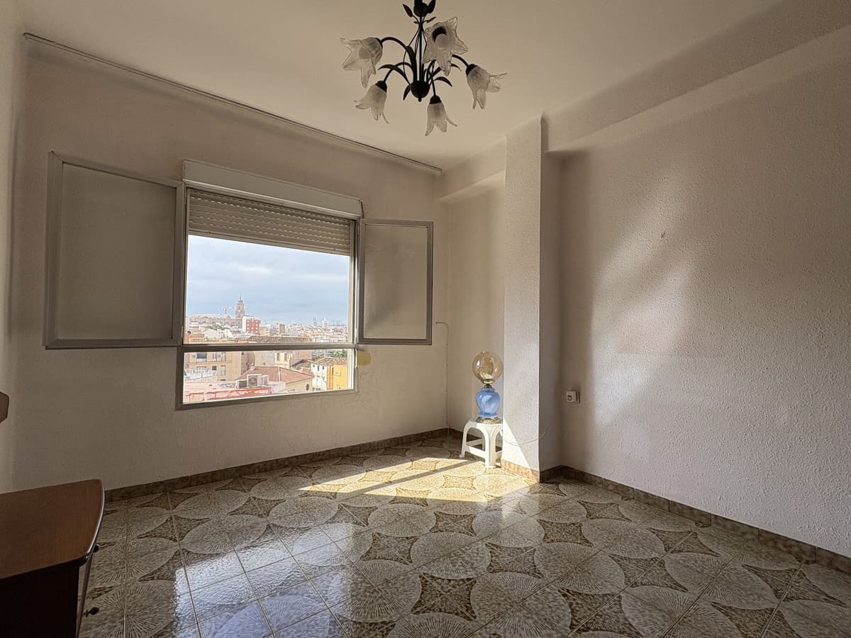 Middle Floor Apartment in Málaga Centro — photo 3 of 10