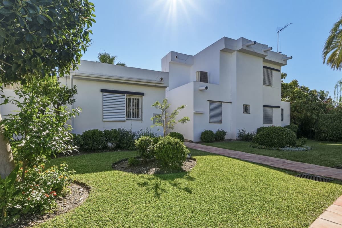 Semi-Detached House in Marbella — photo 4 of 10
