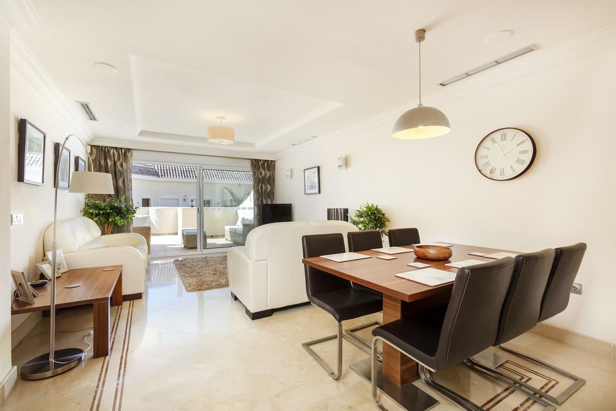 Middle Floor Apartment in Nueva Andalucía — photo 6 of 10