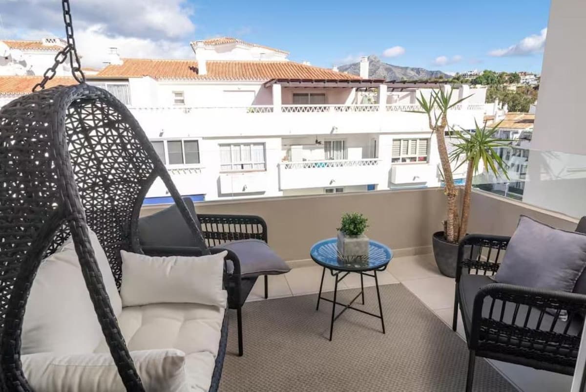 Middle Floor Apartment in Nueva Andalucía — photo 1 of 10