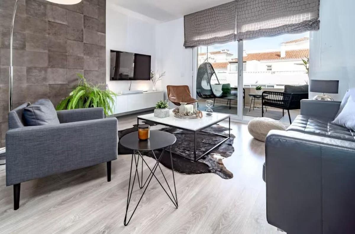 Middle Floor Apartment in Nueva Andalucía — photo 3 of 10