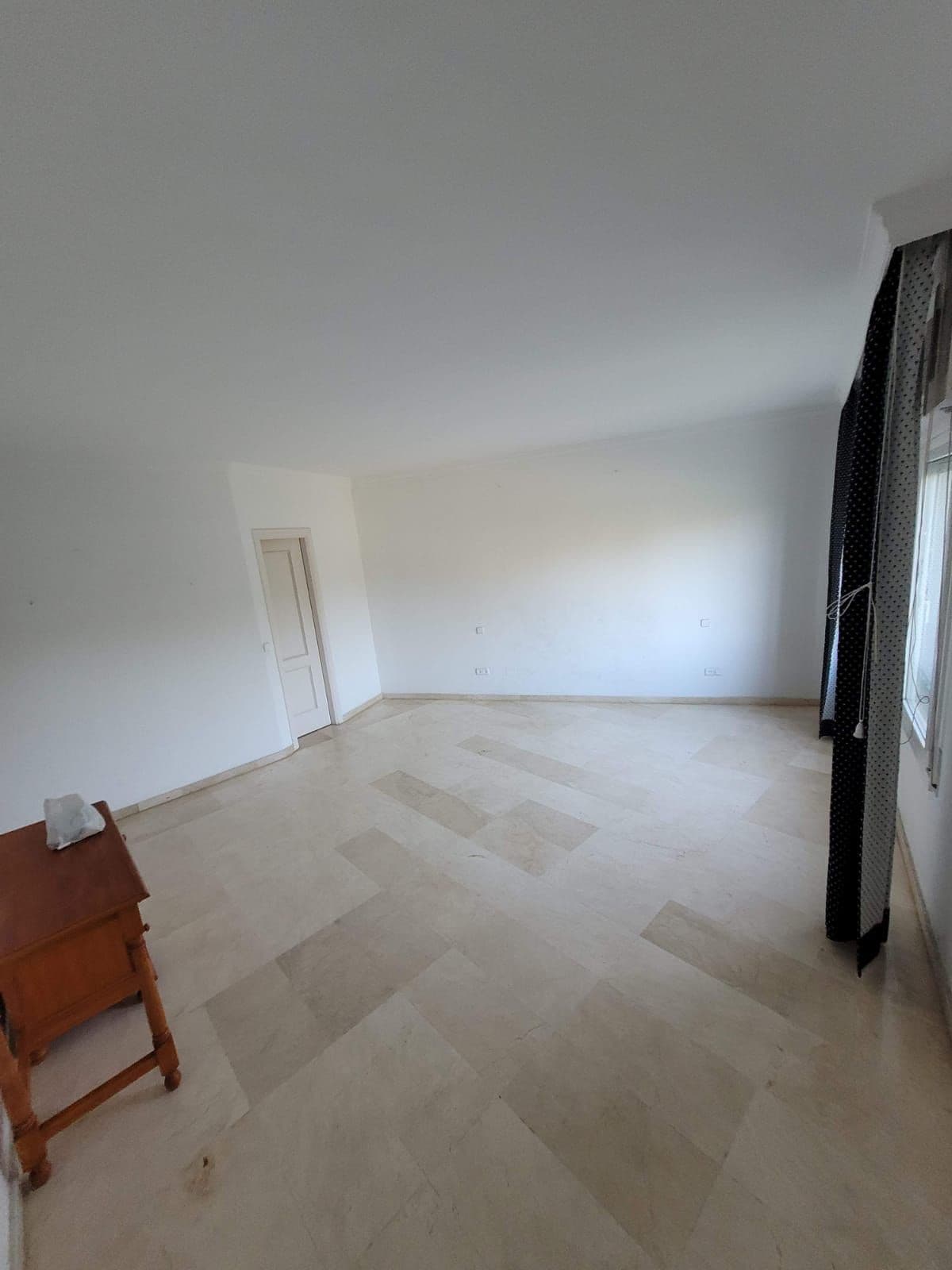 Middle Floor Apartment in Estepona — photo 8 of 10