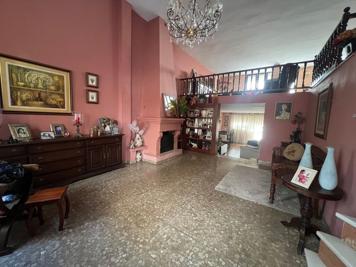 Semi-Detached House in Estepona — photo 1 of 10