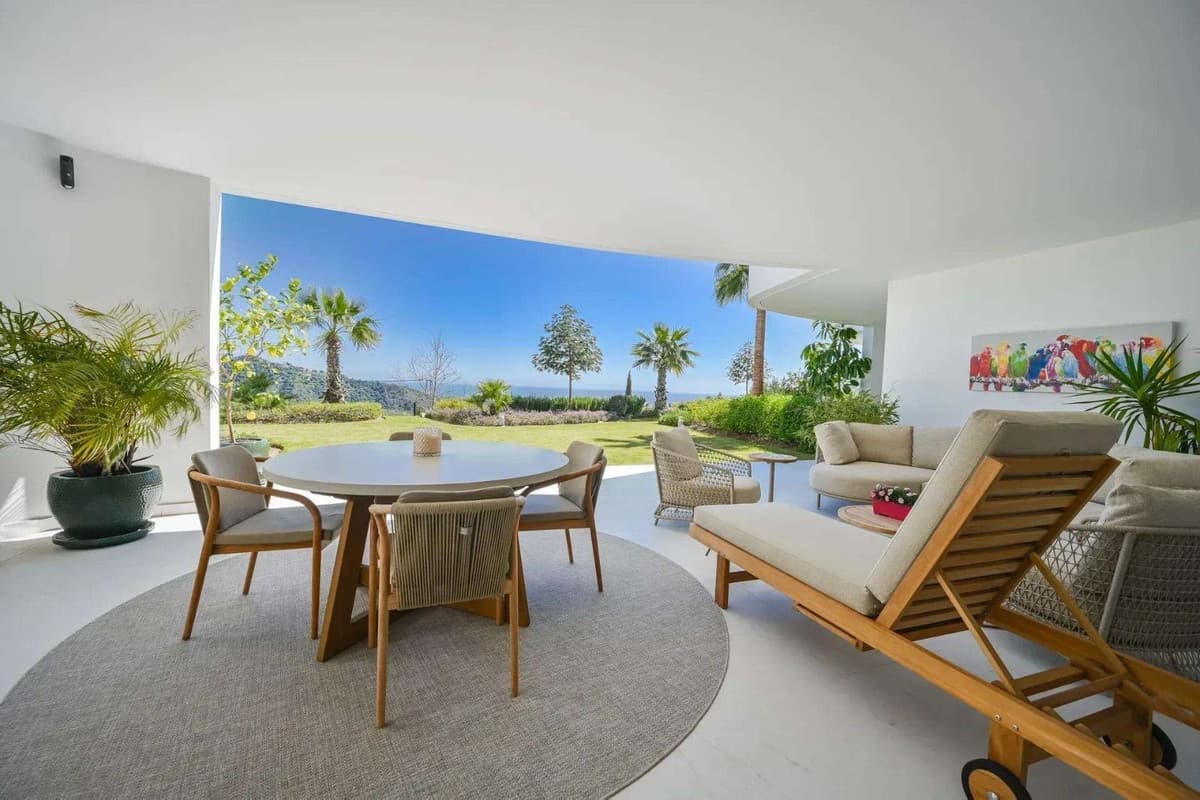 Ground Floor Apartment in Marbella — photo 2 of 10