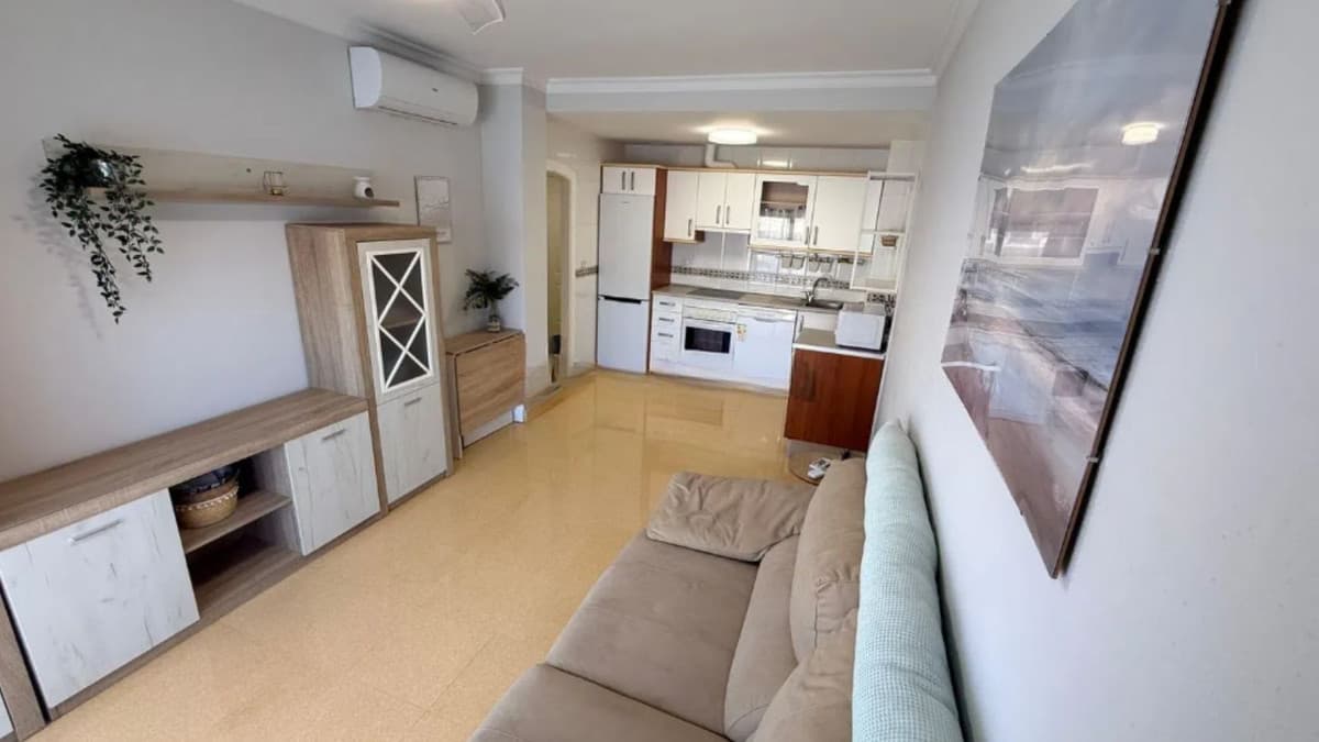 Middle Floor Apartment in Casares — photo 5 of 10