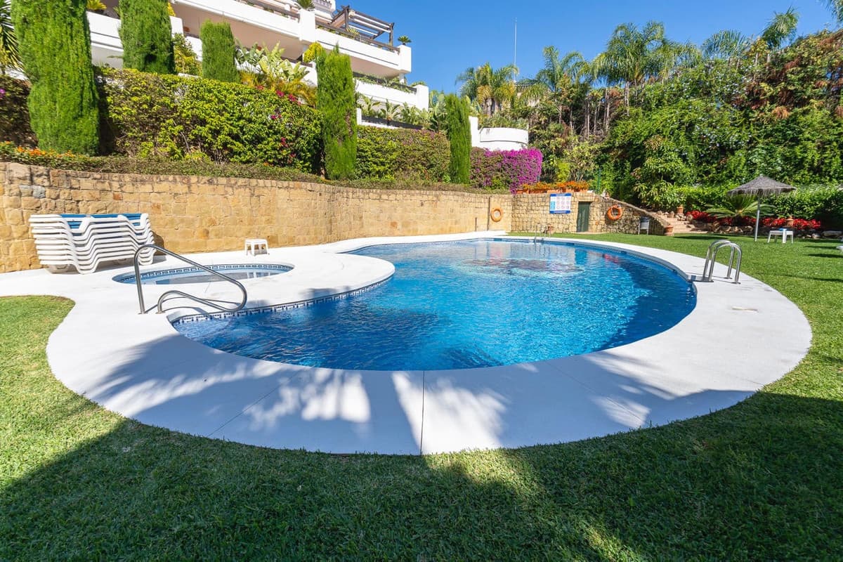 Middle Floor Apartment in Nueva Andalucía — photo 1 of 10