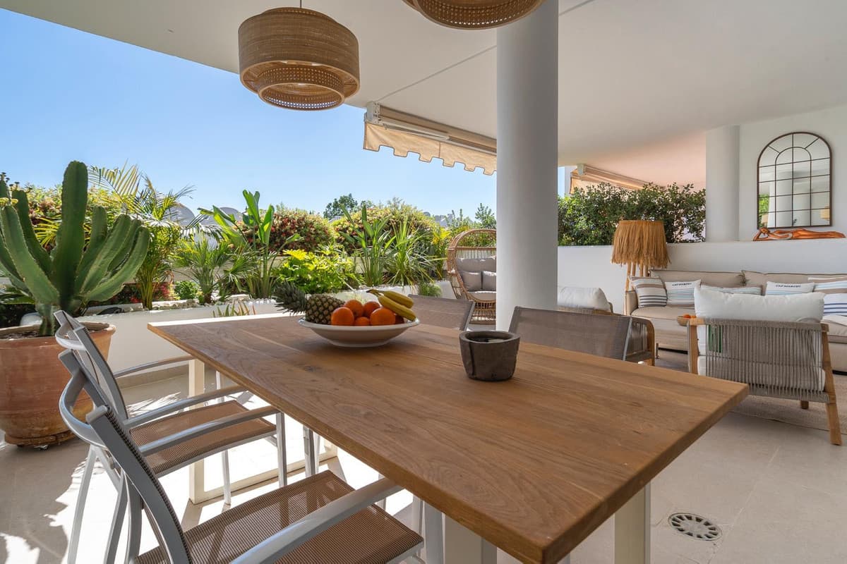 Middle Floor Apartment in Nueva Andalucía — photo 6 of 10