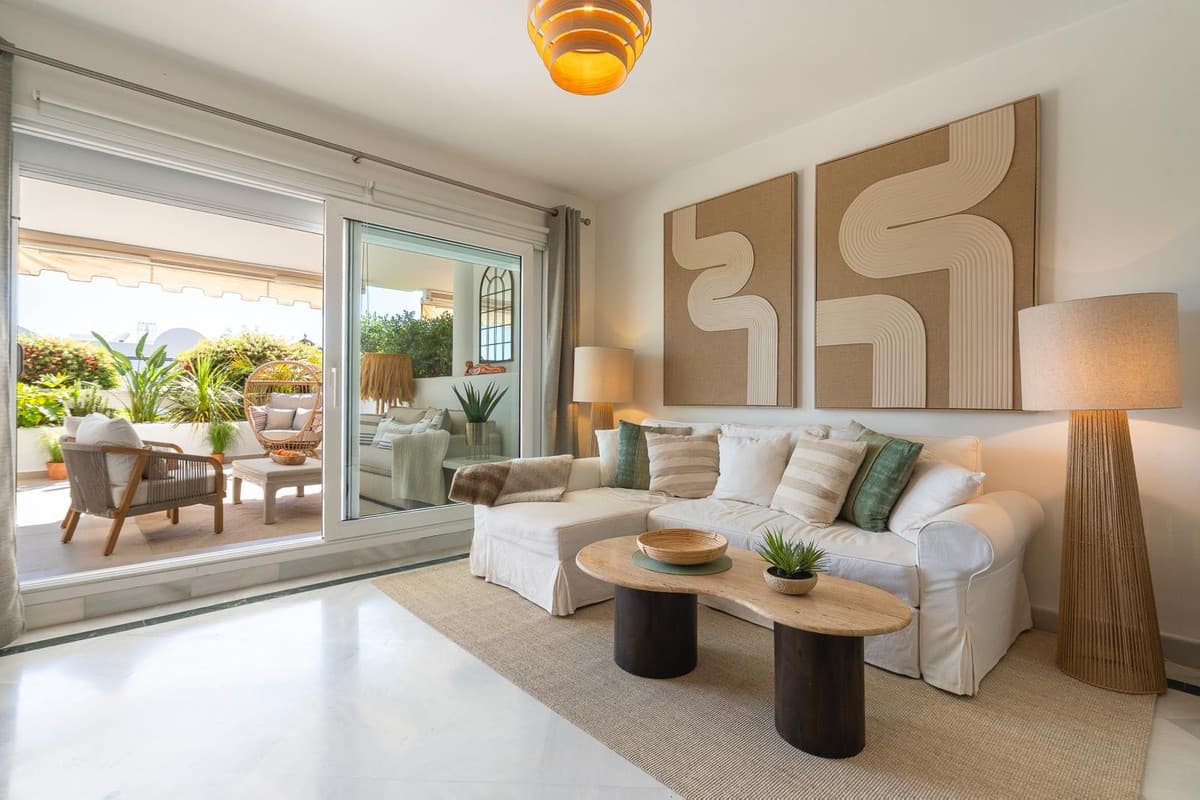 Middle Floor Apartment in Nueva Andalucía — photo 7 of 10