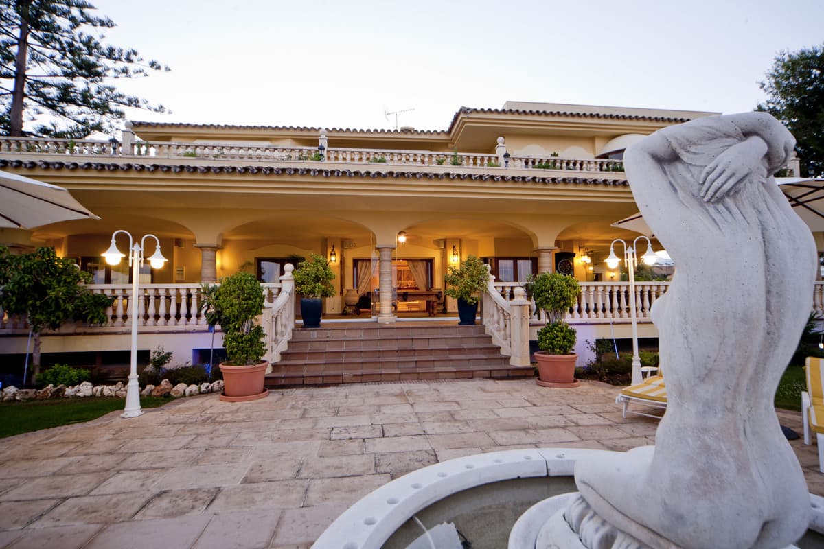 Detached Villa in Nueva Andalucía — photo 6 of 10