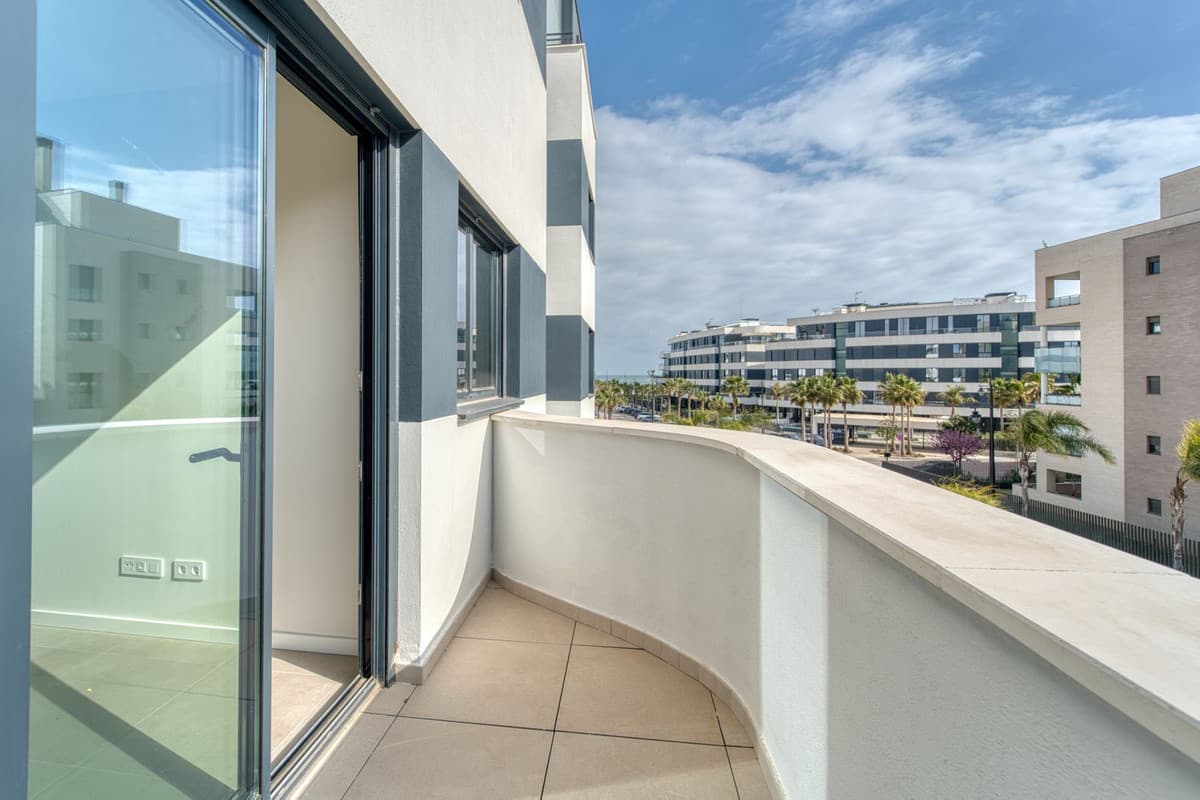Middle Floor Apartment in Torremolinos — photo 10 of 10
