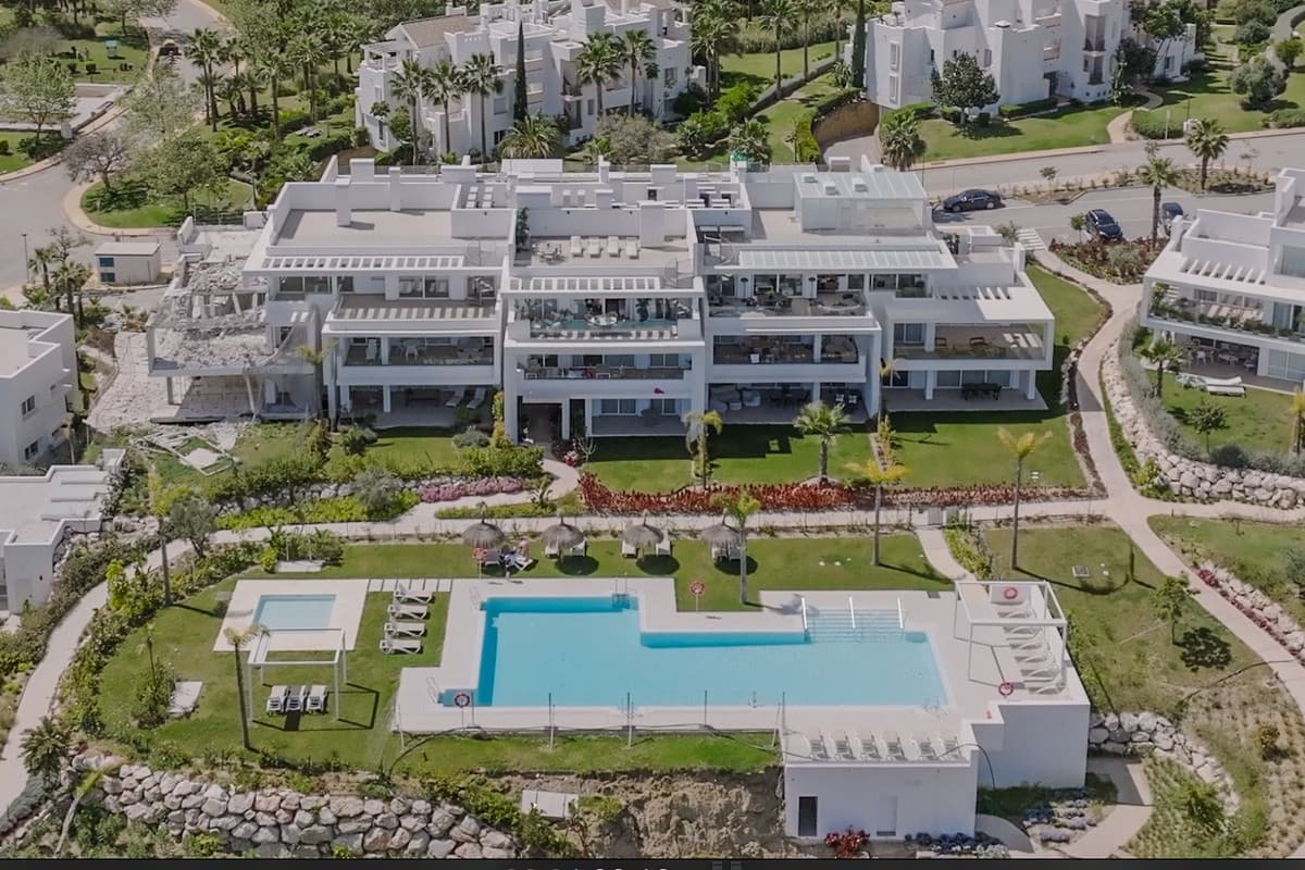 Penthouse Duplex in Estepona — photo 1 of 10