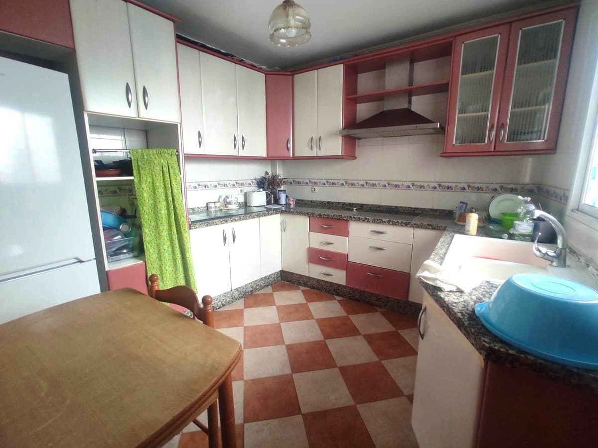 Townhouse in Capuchinos — photo 3 of 10