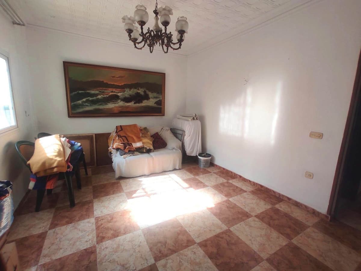 Townhouse in Capuchinos — photo 7 of 10