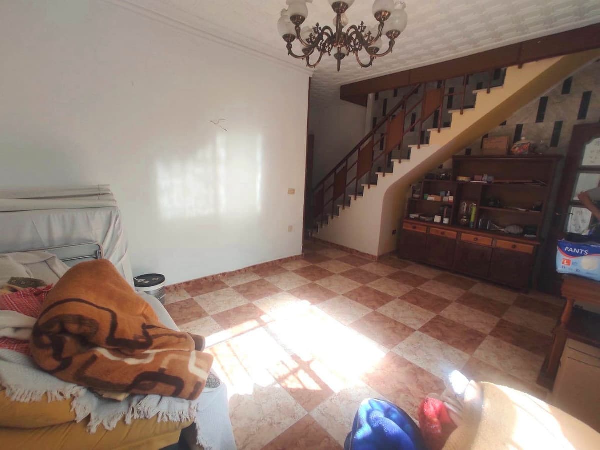 Townhouse in Capuchinos — photo 8 of 10
