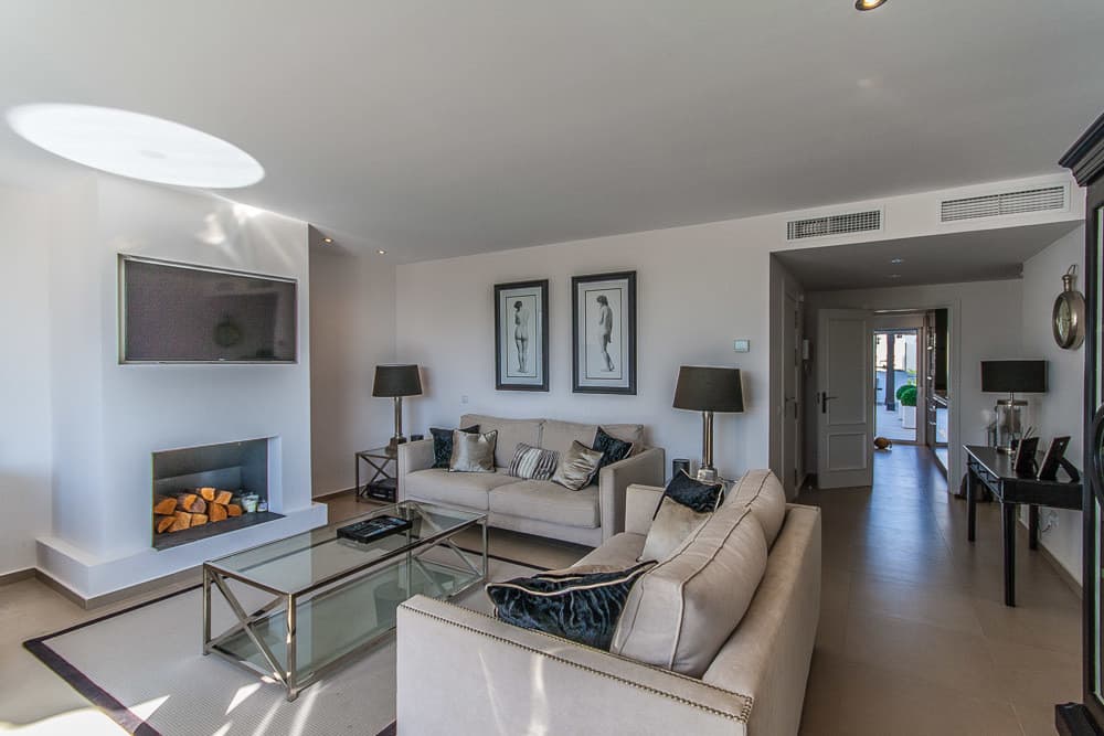 Penthouse in Elviria — photo 3 of 10
