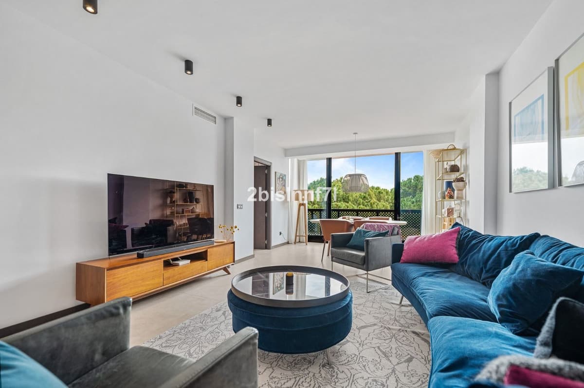 Top Floor Apartment in Elviria — photo 1 of 10